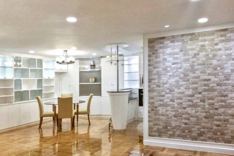 Condominio de 3 dormitorios en Bangkok, Tailandia № 132967