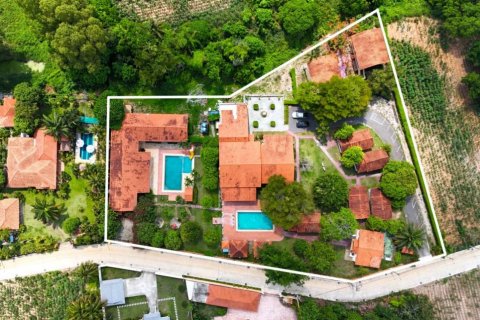 Local comercial 1600 m2 en Sattahip, Tailandia № 132972