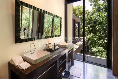 Casa de 5 dormitorios en Kamala, Tailandia № 131626 - foto 19