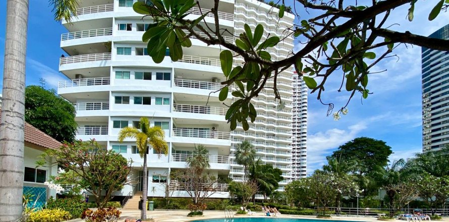 Studio in Pattaya, Thailand № 101345