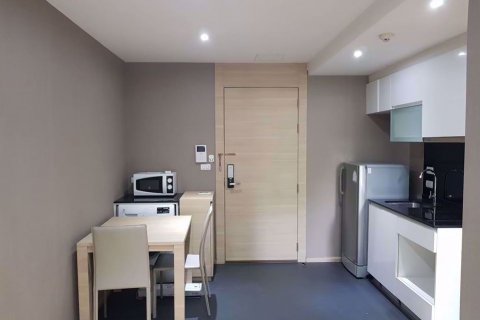 Eigentumswohnung in Bang Rak, Bangkok, Thailand, 1 Schlafzimmer  № 76880 - Foto 2