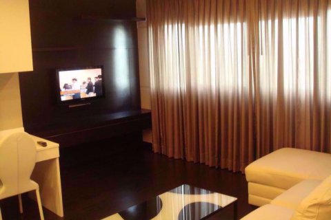 Кондоминиум с 1 спальней в Сатхоне, Бангкок, Таиланд № 76957 - фото 4