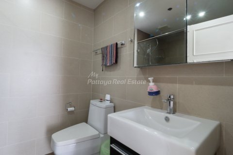 Condominio de 2 dormitorios en Bang Lamung, Tailandia № 123477 - foto 11