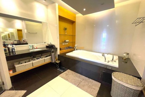 Estudio en el condominio en Jomtien Beach, Pattaya, Tailandia № 100263 - foto 16