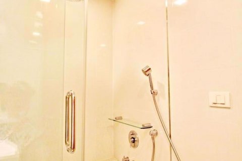 Condominio de 3 dormitorios en Khlong Toei, Bangkok, Tailandia № 76507 - foto 21