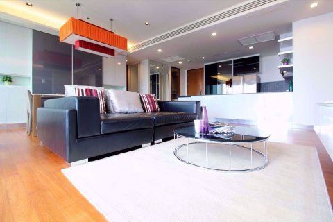 Condominio de 3 dormitorios en Khlong Toei, Bangkok, Tailandia № 76507 - foto 3