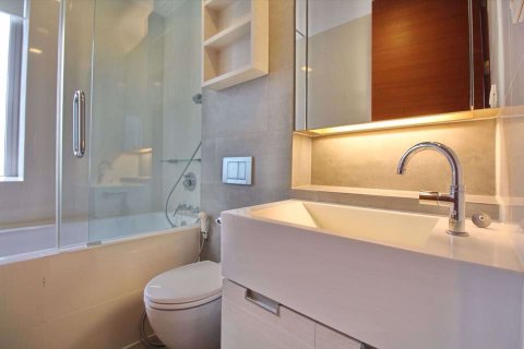 Condominio de 3 dormitorios en Khlong Toei, Bangkok, Tailandia № 76507 - foto 26