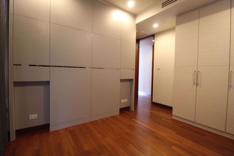 Condominio de 3 dormitorios en Khlong Toei, Bangkok, Tailandia № 76507 - foto 23