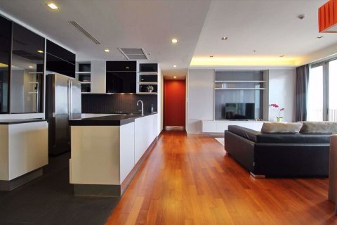 Condominio de 3 dormitorios en Khlong Toei, Bangkok, Tailandia № 76507 - foto 8
