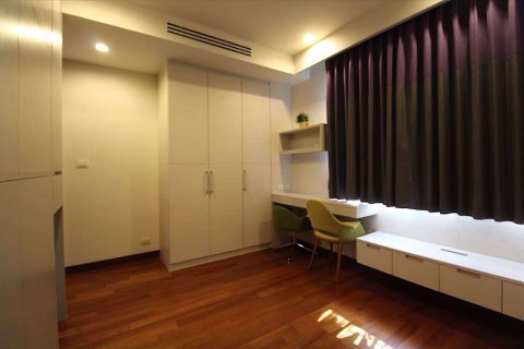 Condominio de 3 dormitorios en Khlong Toei, Bangkok, Tailandia № 76507 - foto 24