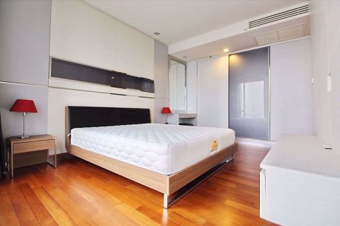 Condominio de 3 dormitorios en Khlong Toei, Bangkok, Tailandia № 76507 - foto 14