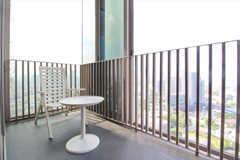 Condominio de 3 dormitorios en Khlong Toei, Bangkok, Tailandia № 76507 - foto 11