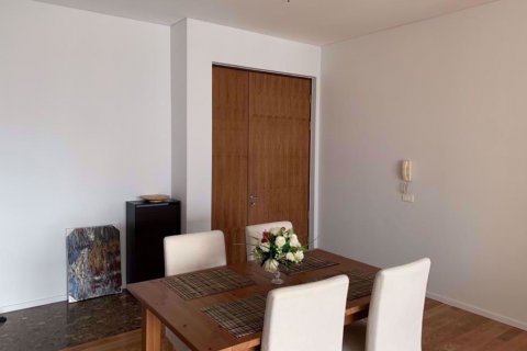 Condominio de 2 dormitorios en Khlong Toei, Bangkok, Tailandia № 76521 - foto 4