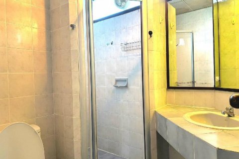 Condo in Bangkok, Thailand, 3 bedrooms  № 143155 - photo 13