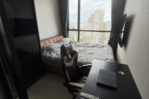 Condominio de 1 dormitorio en Chatuchak, Bangkok, Tailandia № 132588 - foto 2