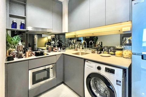 Condominio de 2 dormitorios en Khlong Toei, Bangkok, Tailandia № 132876 - foto 2