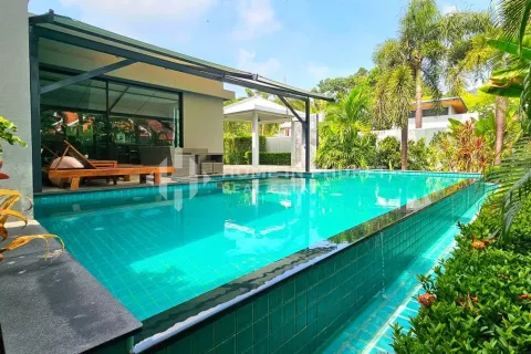 Casa de 3 dormitorios en Nai Harn Beach, Tailandia № 131642