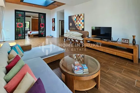 Casa de 3 dormitorios en Nai Harn Beach, Tailandia № 131642 - foto 4