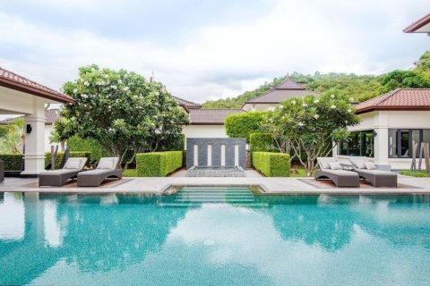 Casa de 4 dormitorios en Hua Hin, Tailandia № 125408 - foto 2