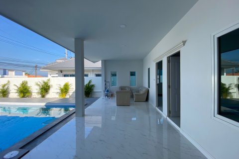 Casa de 4 dormitorios en Hua Hin, Tailandia № 125399 - foto 5