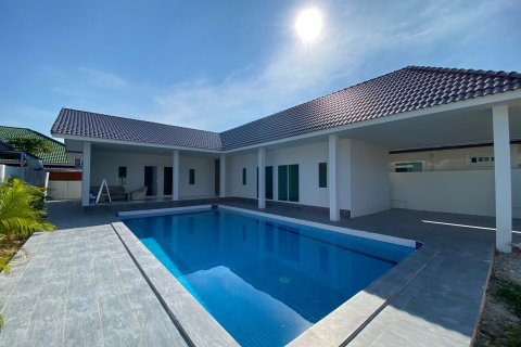 Maison à Hua Hin, Thaïlande 4 chambres № 125399