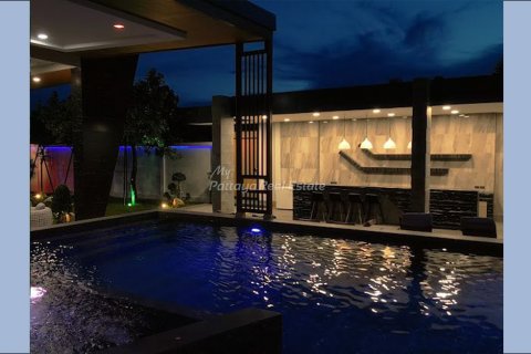 Maison à Pattaya, Thaïlande 7 chambres № 104635