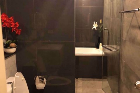Condominio de 1 dormitorio en Khlong Toei, Bangkok, Tailandia № 76140 - foto 6