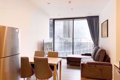 Condominio de 2 dormitorios en Phra Khanong, Bangkok, Tailandia № 76135