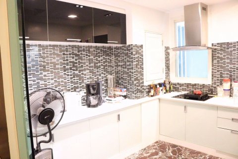 Dúplex de 3 dormitorios en Watthana, Bangkok, Tailandia № 76138 - foto 6