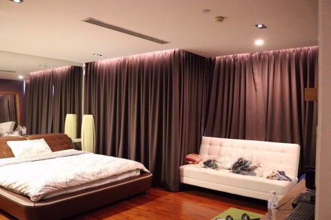 Dúplex de 3 dormitorios en Watthana, Bangkok, Tailandia № 76138 - foto 9