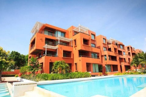 Condo in Hua Hin, Thailand, 2 bedrooms  № 125972