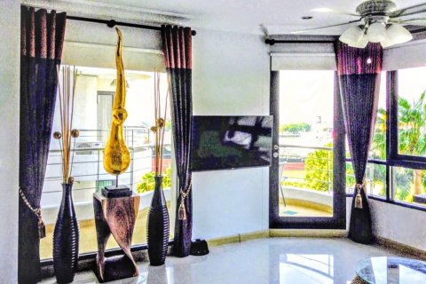 Condo in Bang Kho Laem, Bangkok, Thailand, 2 bedrooms  № 125966
