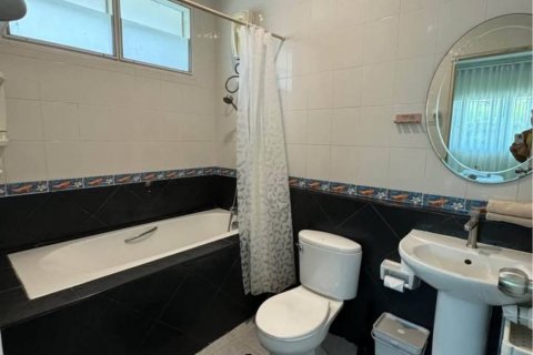 Chalet de 3 dormitorios en Phuket, Tailandia № 132738 - foto 8