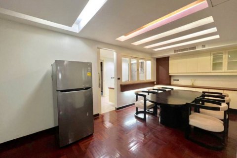 Condominio de 4 dormitorios en Khlong Toei, Bangkok, Tailandia № 132737 - foto 9