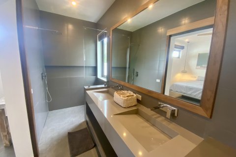 Casa de 3 dormitorios en Ko Samui, Tailandia № 124801 - foto 11
