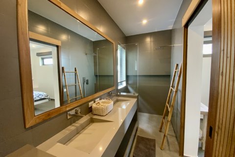 Casa de 3 dormitorios en Ko Samui, Tailandia № 124802 - foto 14