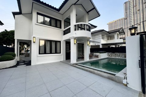 Haus in Pattaya, Thailand 5 Schlafzimmer № 120301
