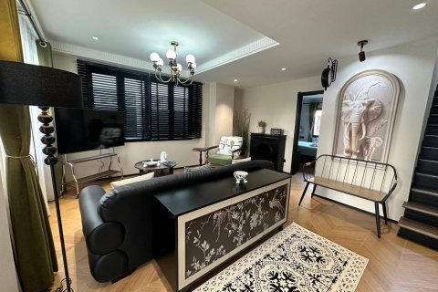 Casa de 5 dormitorios en Pattaya, Tailandia № 120301 - foto 6