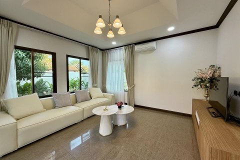 Casa de 3 dormitorios en Bang Lamung, Tailandia № 120300 - foto 8