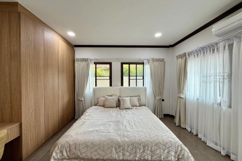 Casa de 3 dormitorios en Bang Lamung, Tailandia № 120300 - foto 5