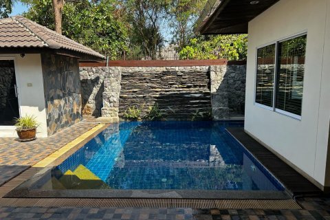 Casa de 3 dormitorios en Pattaya, Tailandia № 120302 - foto 2