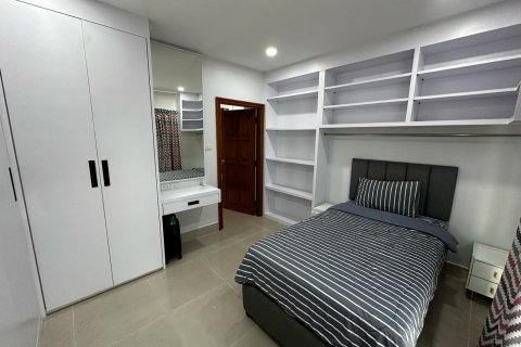 Casa de 3 dormitorios en Pattaya, Tailandia № 120302 - foto 17