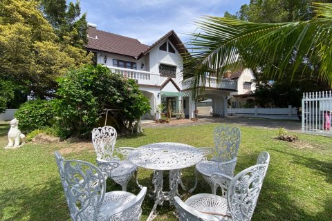 Haus in Chiang Mai, Thailand 4 Schlafzimmer № 126166