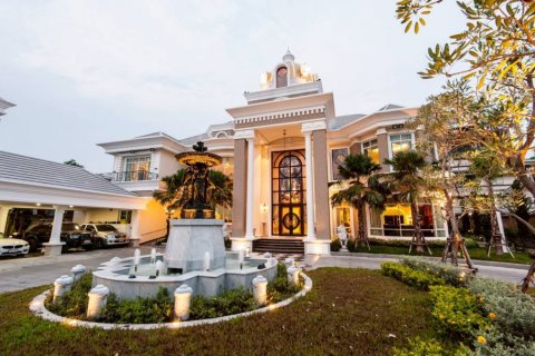 Maison à Bangkok, Thaïlande 5 chambres № 124755