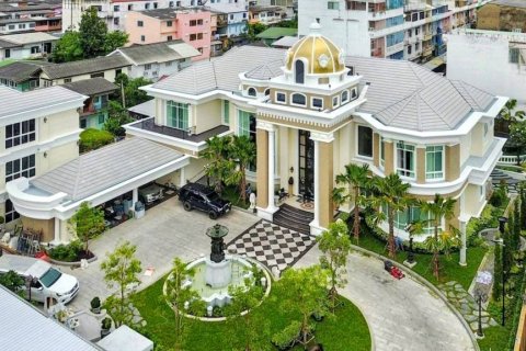 Casa de 5 dormitorios en Bangkok, Tailandia № 124755 - foto 2
