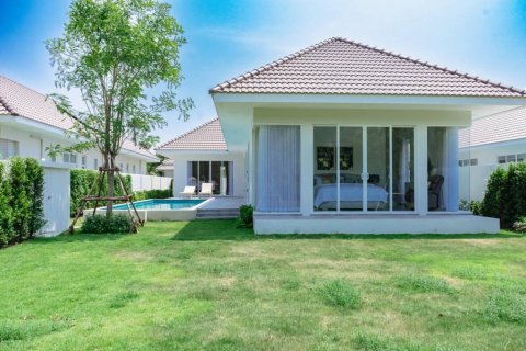 Chalet de 3 dormitorios en Hua Hin, Tailandia № 124758 - foto 4