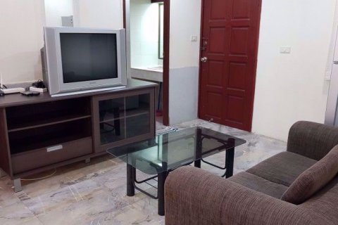 Condominio de 1 dormitorio en Khlong Toei, Bangkok, Tailandia № 76487 - foto 2