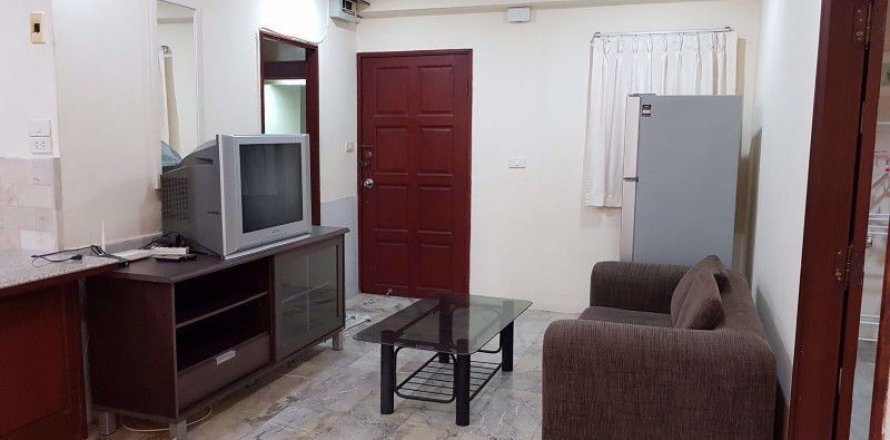 Condominio de 1 dormitorio en Khlong Toei, Bangkok, Tailandia № 76487