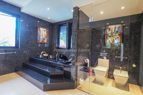 Casa de 3 dormitorios en Pattaya, Tailandia № 83768 - foto 14