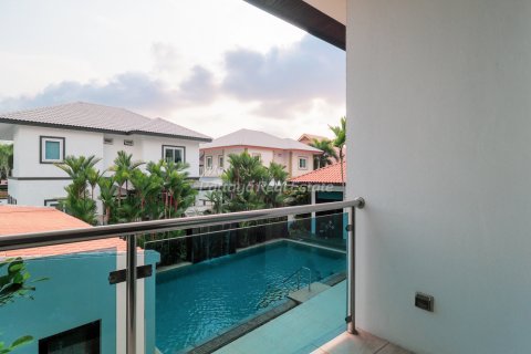 Casa de 3 dormitorios en Pattaya, Tailandia № 83768 - foto 10
